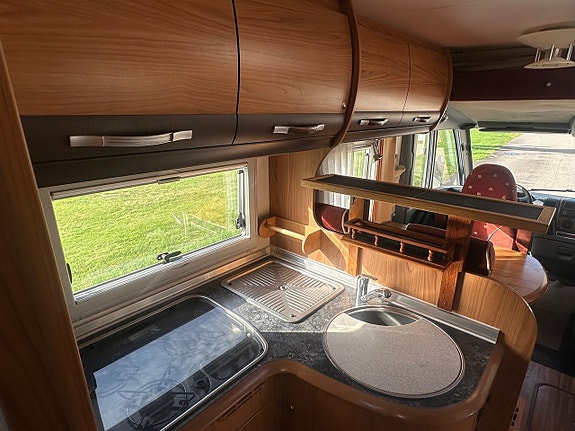 Bürstner Elegance i 710 ALDE Långbädd 3.0 D Helintegrerad Dieselvärmare 22 of 30