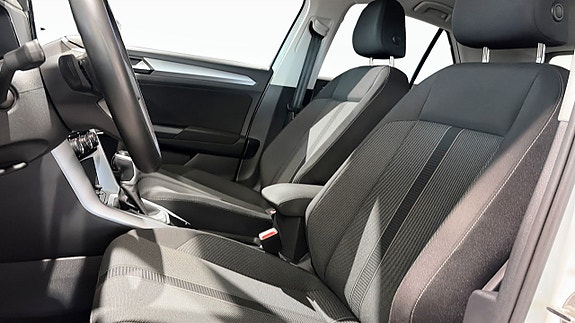 Volkswagen T-Roc 9 of 14