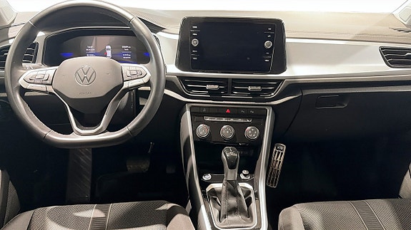 Volkswagen T-Roc 11 of 14