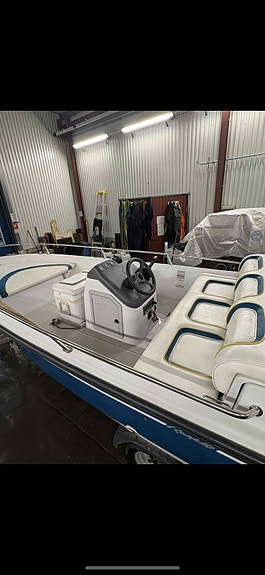 Boston Whaler Rage15 2 of 7