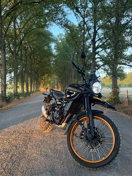 Royal Enfield HIMALAYAN 2 of 3