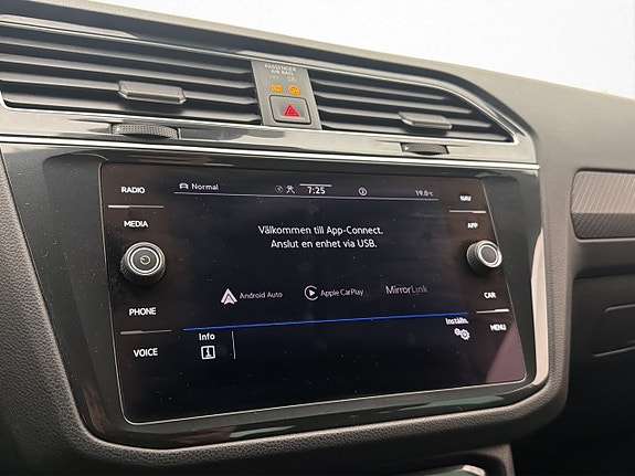 Volkswagen Tiguan 21 of 30