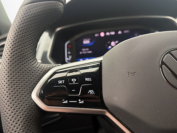 Volkswagen Tiguan 16 of 30