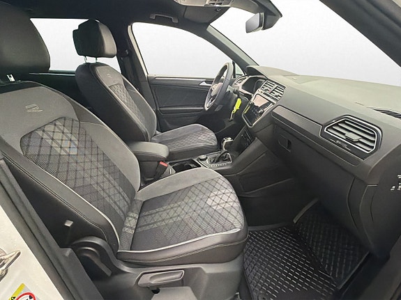 Volkswagen Tiguan 26 of 30