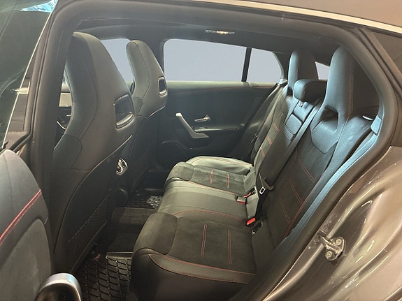 Mercedes-Benz CLA250 e 13 of 18