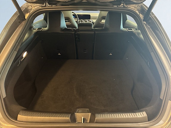 Mercedes-Benz CLA250 e 12 of 18