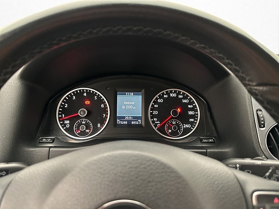 Volkswagen Tiguan 17 of 29