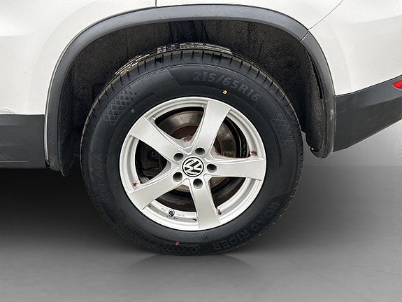 Volkswagen Tiguan 29 of 29