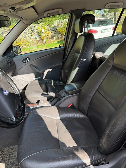 Saab 9-5 3 of 9