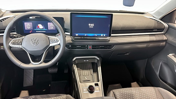 Volkswagen T-Roc 11 of 13