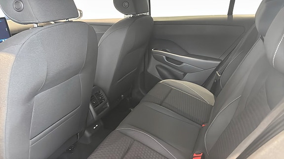 Volkswagen T-Roc 12 of 13