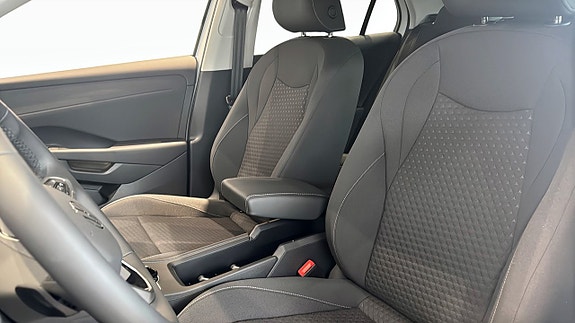 Volkswagen T-Roc 9 of 13