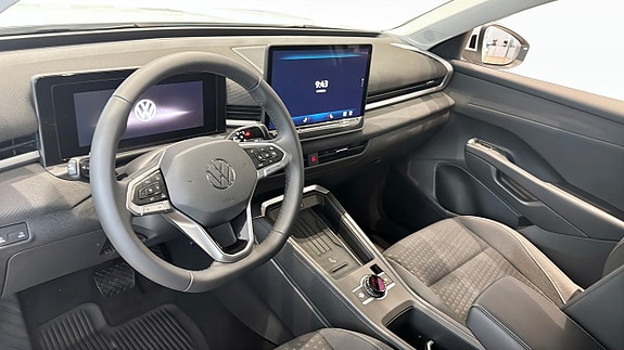Volkswagen T-Roc 2 of 13