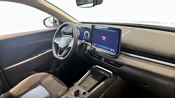 Volkswagen T-Roc 4 of 13