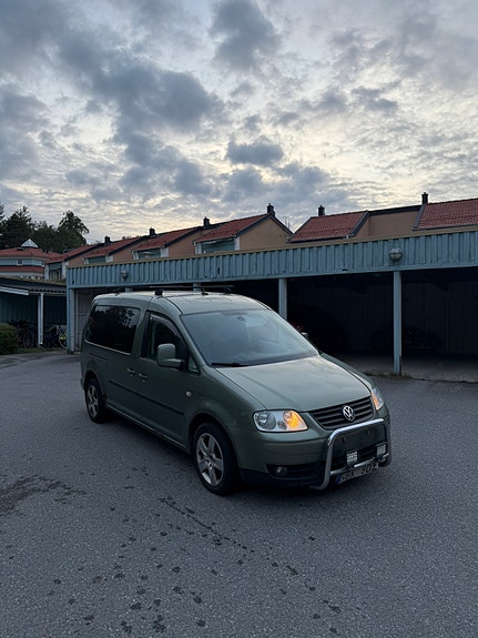 Volkswagen Caddy Maxi 2 of 5