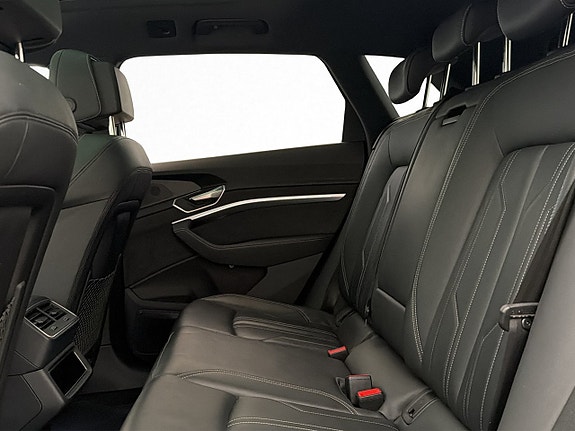 Audi Q8 e-tron 15 of 30