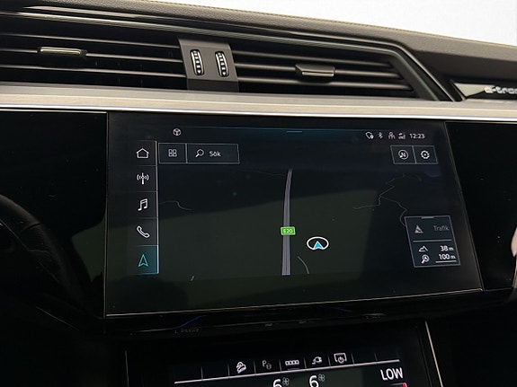 Audi Q8 e-tron 24 of 30