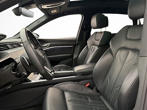 Audi Q8 e-tron 10 of 30