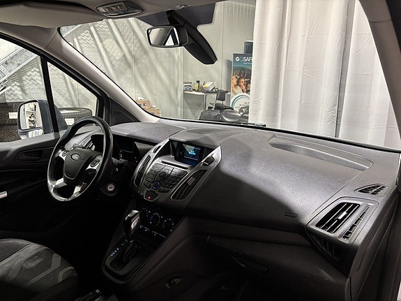 Ford Transit Connect 15 of 25