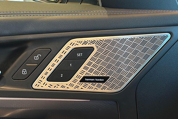 BMW iX1 19 of 22