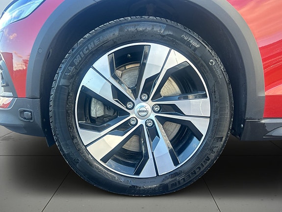 Volvo V60 Cross Country 14 of 24