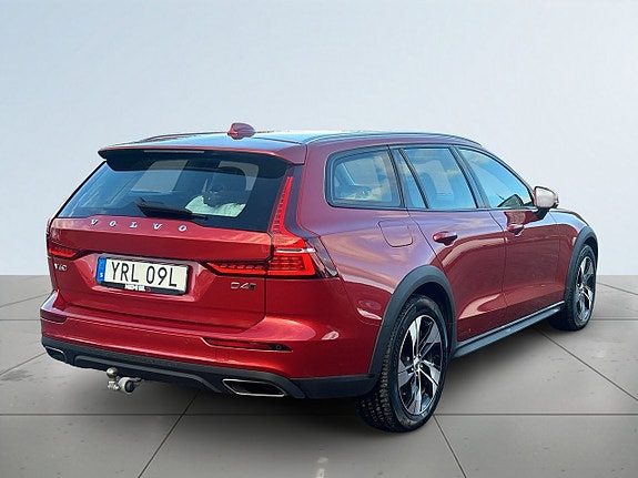 Volvo V60 Cross Country 6 of 24