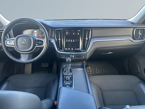Volvo V60 Cross Country 8 of 24