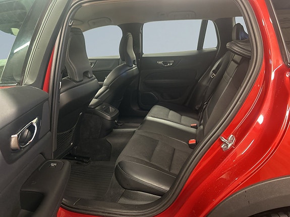 Volvo V60 Cross Country 13 of 24