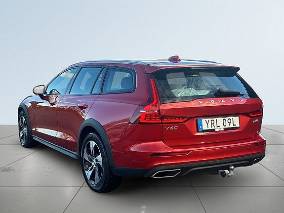 Volvo V60 Cross Country 5 of 24