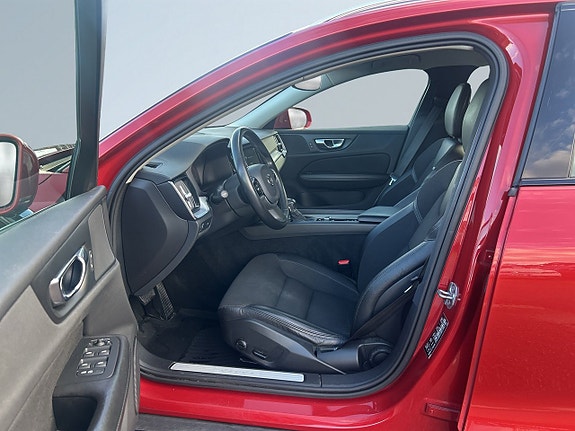 Volvo V60 Cross Country 7 of 24