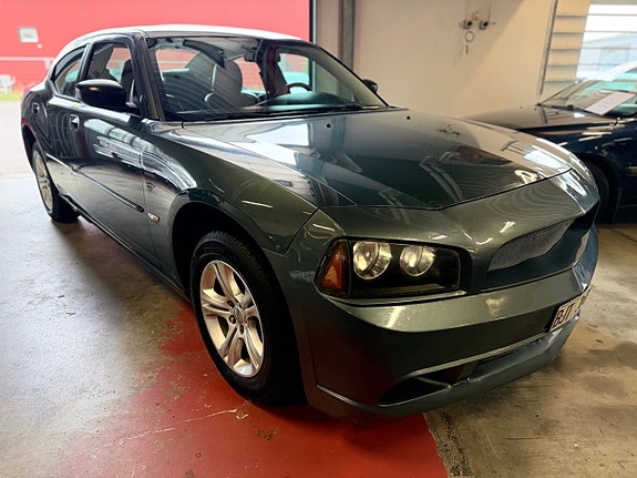 Dodge Charger 2 of 10