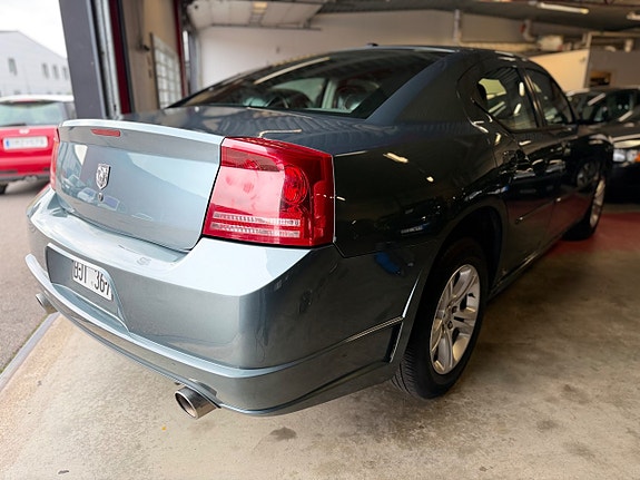 Dodge Charger 4 of 10