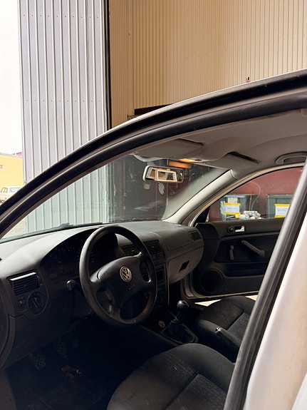 Volkswagen Golf IV 2 of 5