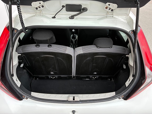 Toyota Aygo 7 of 13