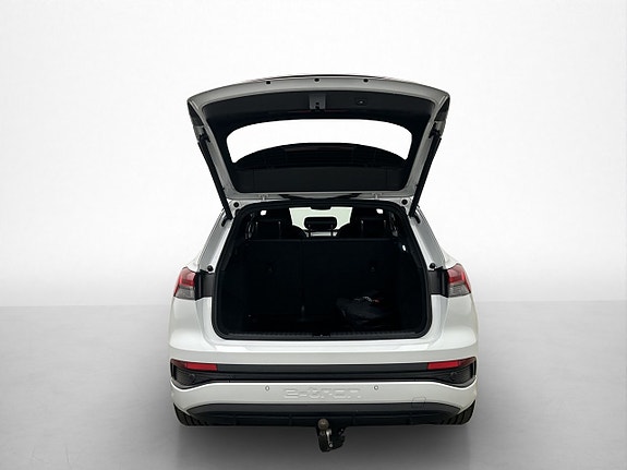 Audi Q4 e-tron 10 of 30