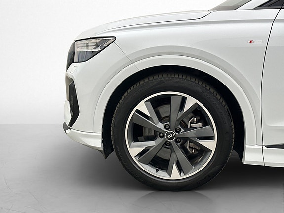 Audi Q4 e-tron 30 of 30
