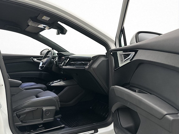 Audi Q4 e-tron 24 of 30