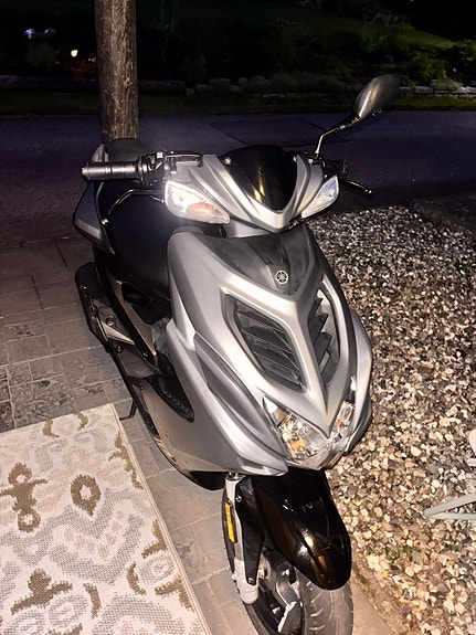 Yamaha Aerox 2018 4 takt 2 of 6