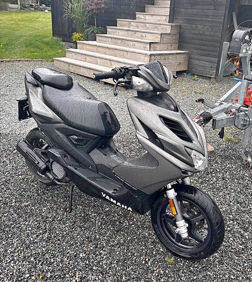 Yamaha Aerox 2018 4 takt 5 of 6