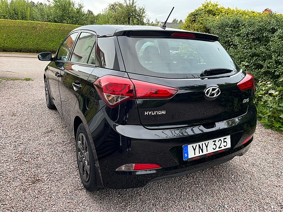 Hyundai i20 4 of 12