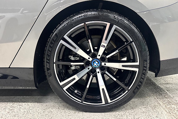 BMW 530e 15 of 18
