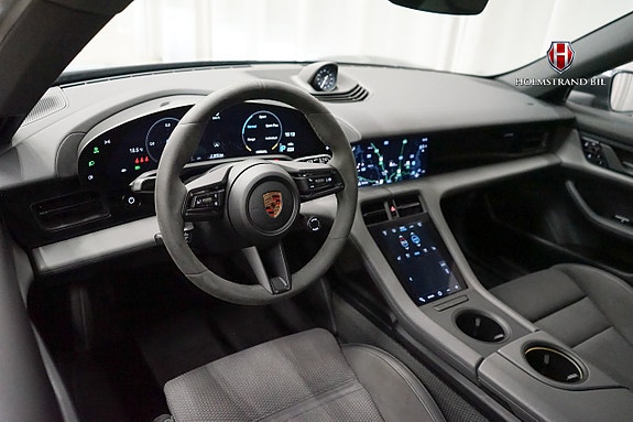 Porsche Taycan 12 of 30