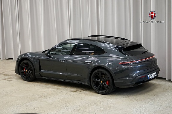Porsche Taycan 10 of 30
