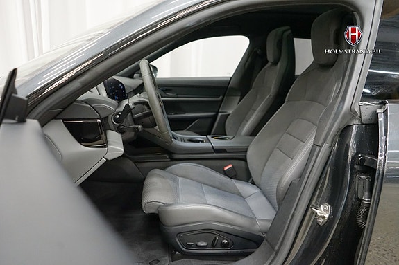 Porsche Taycan 11 of 30