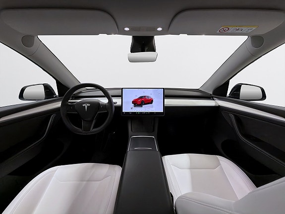 Tesla Model Y 12 of 19