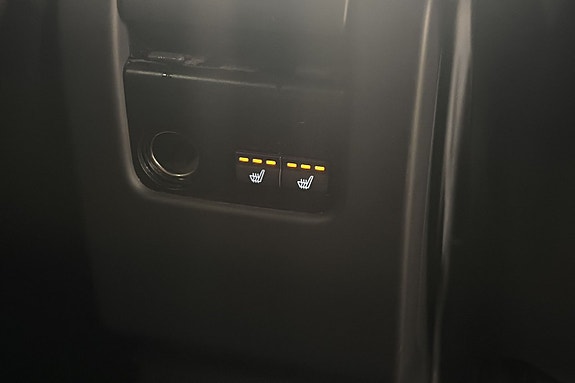 Volvo XC60 11 of 20