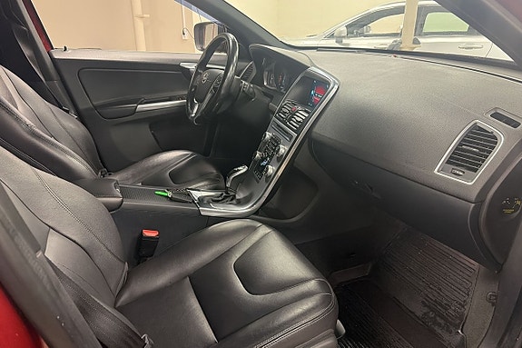 Volvo XC60 12 of 20