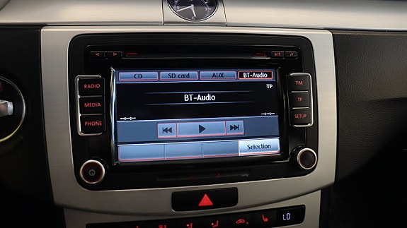 Volkswagen Passat Alltrack 16 of 19