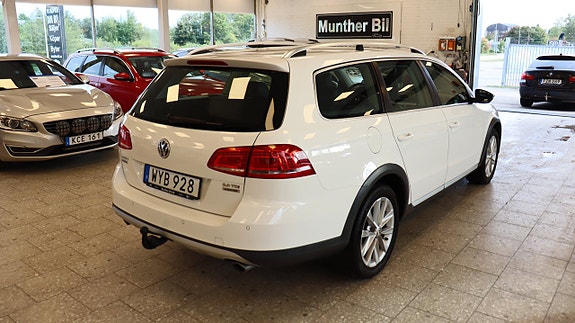 Volkswagen Passat Alltrack 4 of 19
