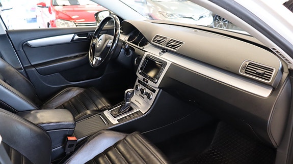 Volkswagen Passat Alltrack 10 of 19